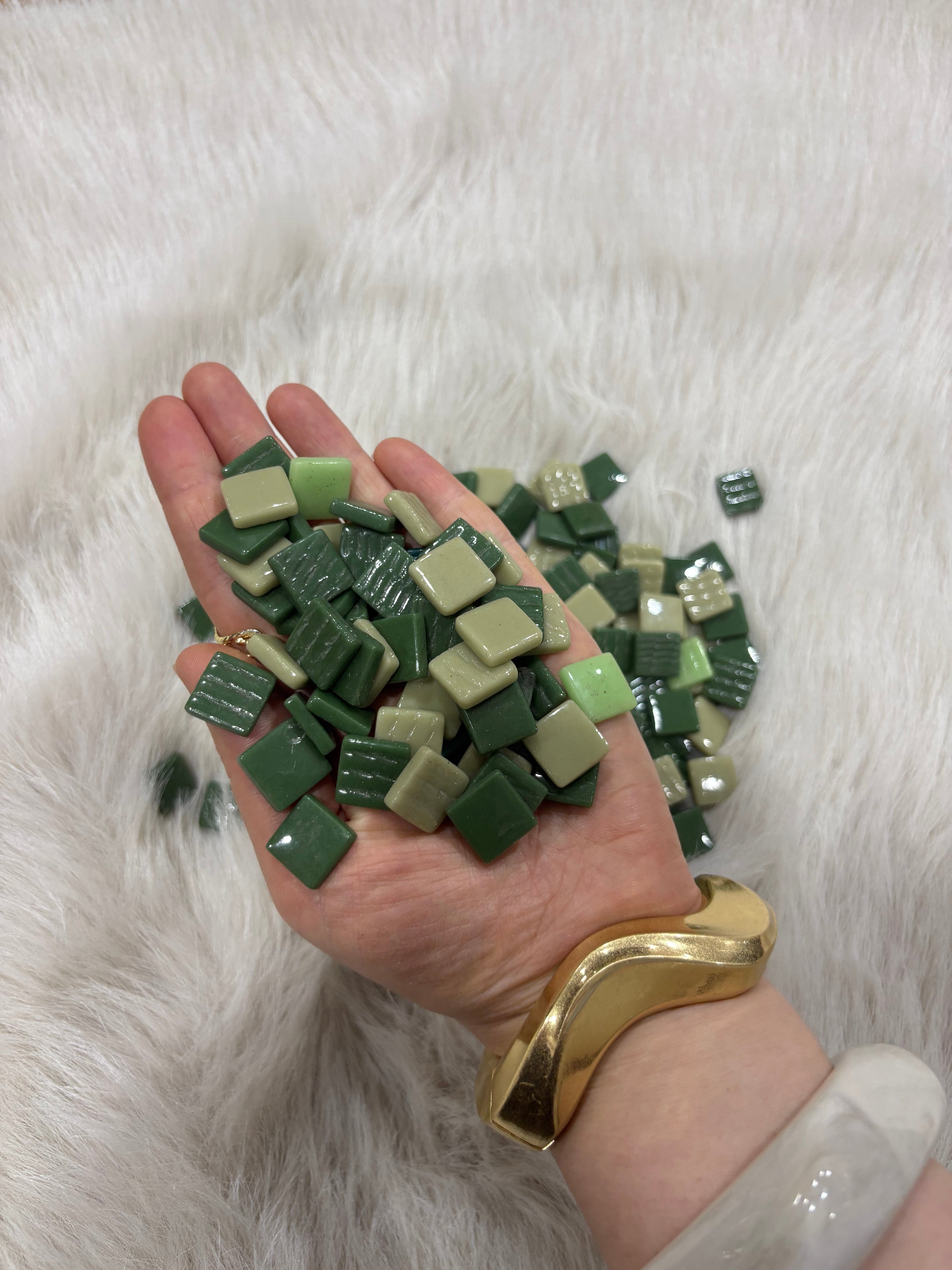 MX-04 Yeşil Mix Tonlar Sanatsal Mozaik 15x15mm KARSAN MOZAİK