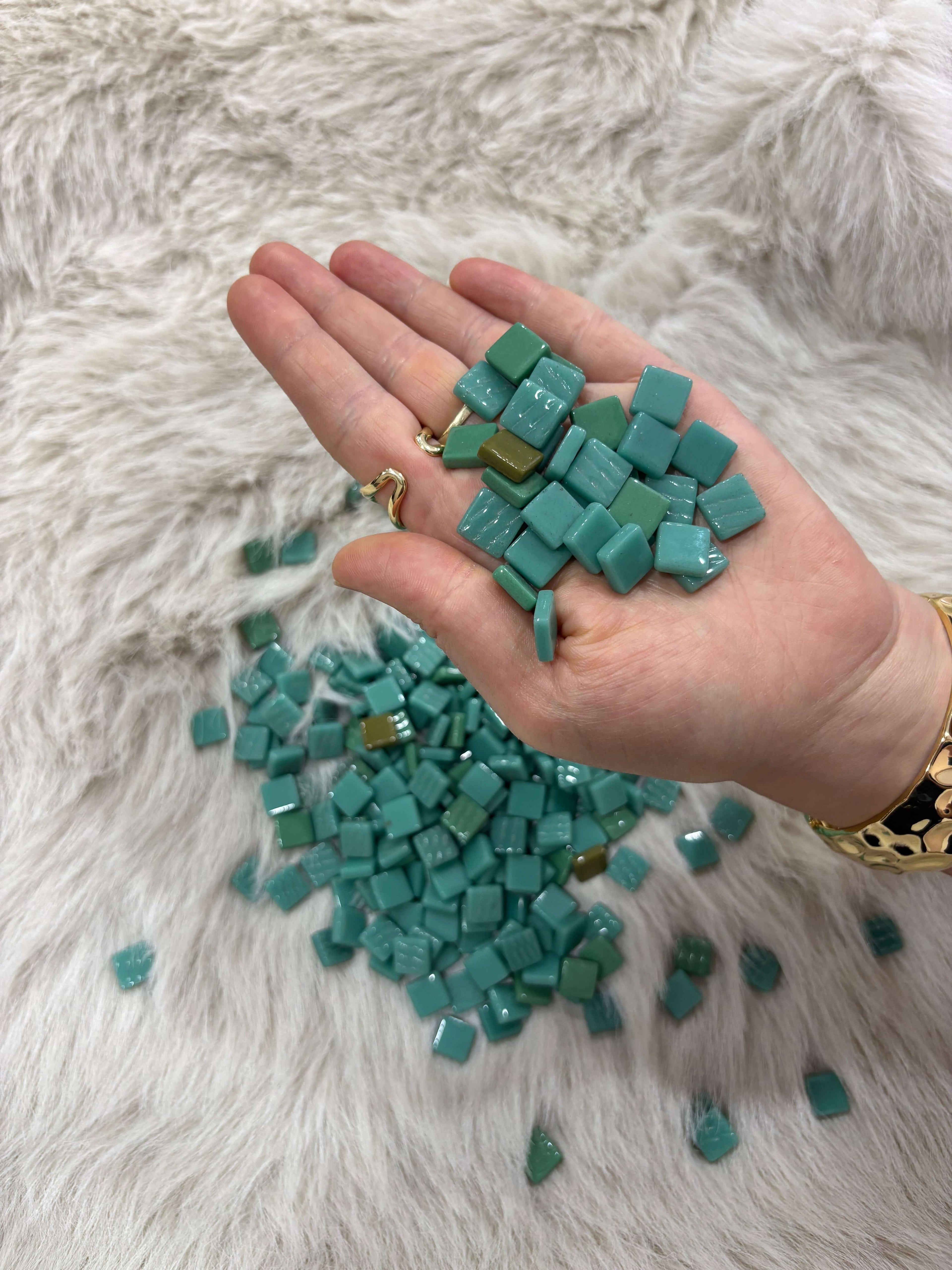 Sanatsal Mozaik - MX-11 Yeşil Mix Ebatlar 12x12mm KARSAN MOZAİK