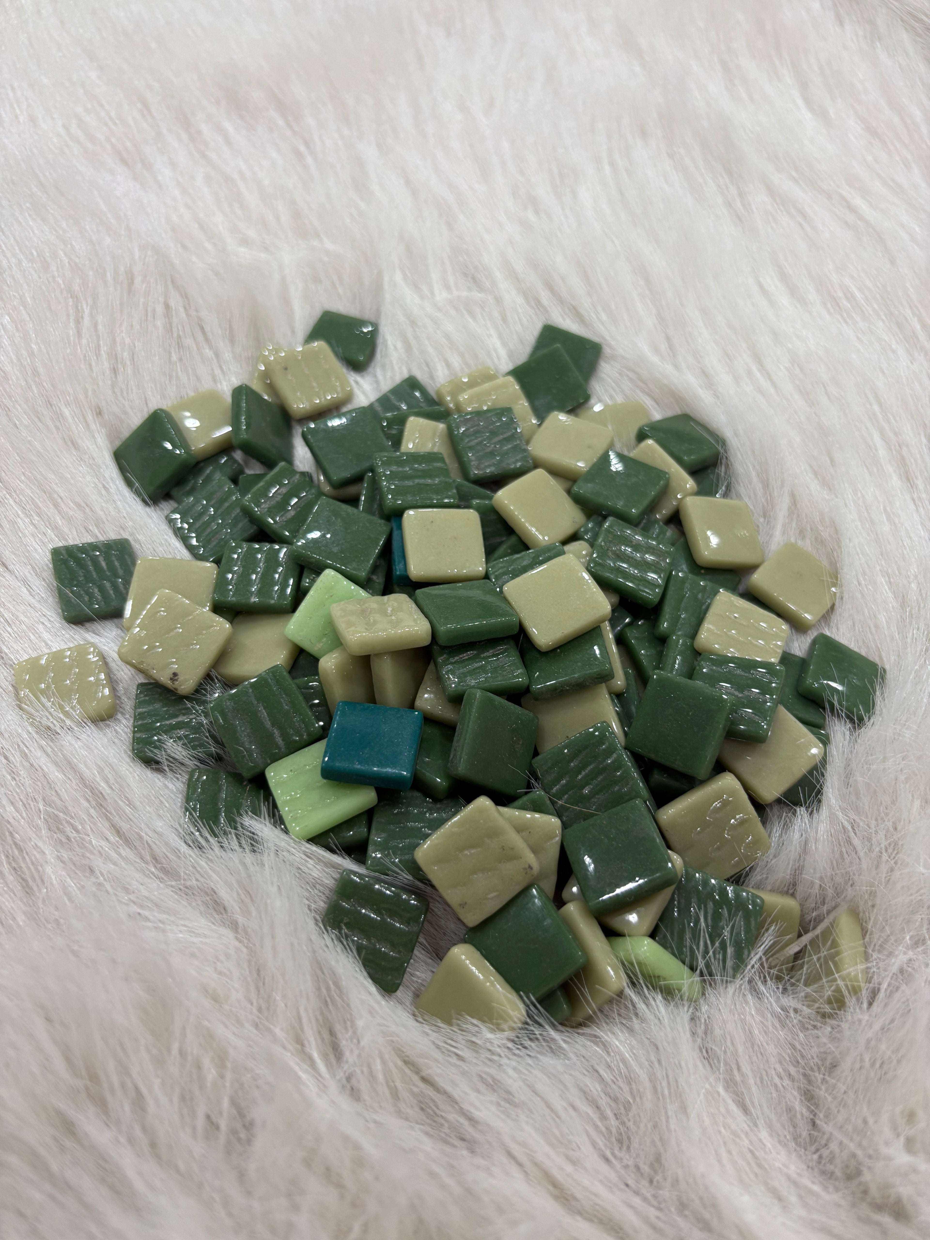 MX-04 Yeşil Mix Tonlar Sanatsal Mozaik 15x15mm KARSAN MOZAİK