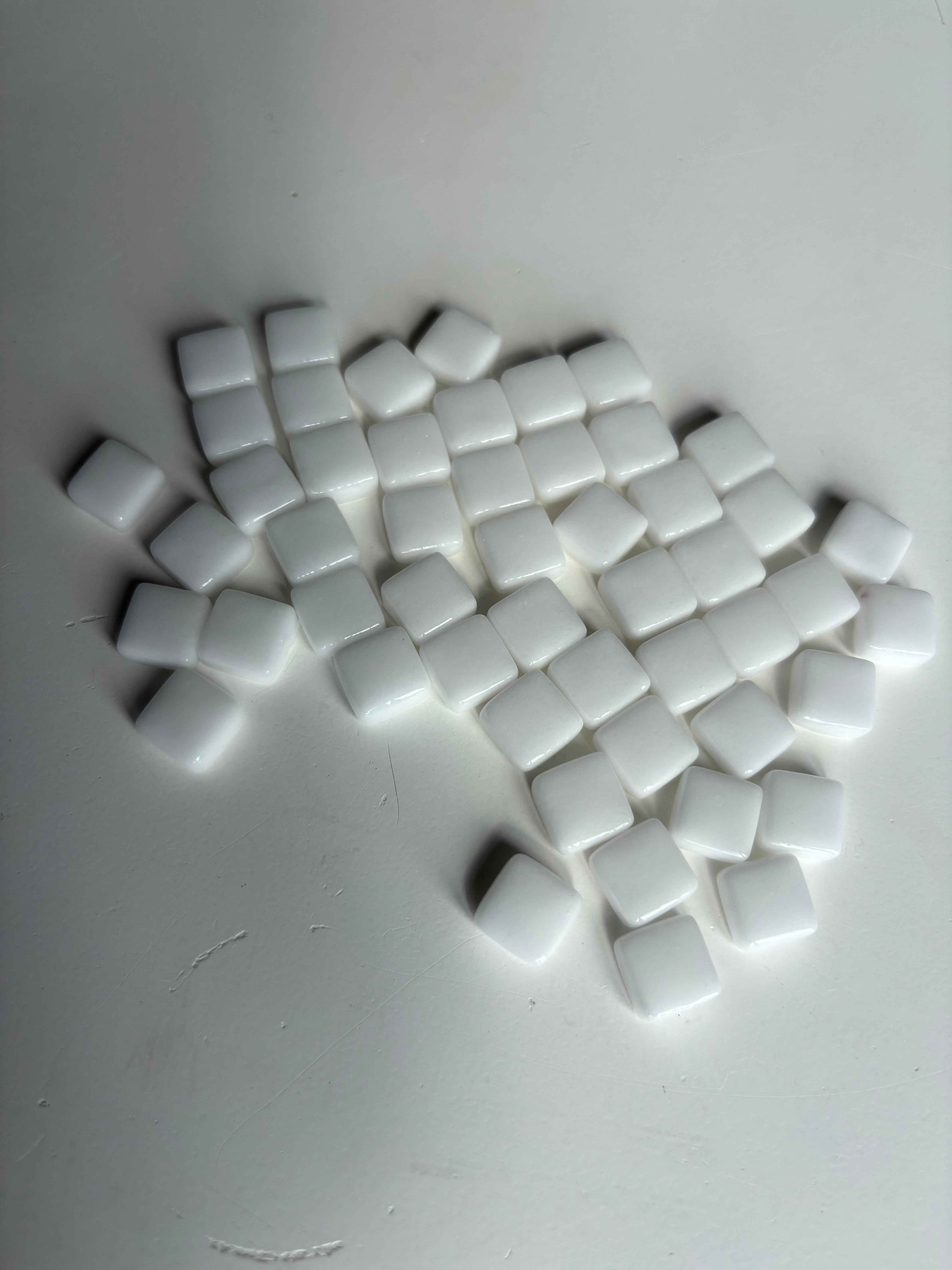 CM-02 Diş Beyazı Sanatsal Mozaik 10x10mm
