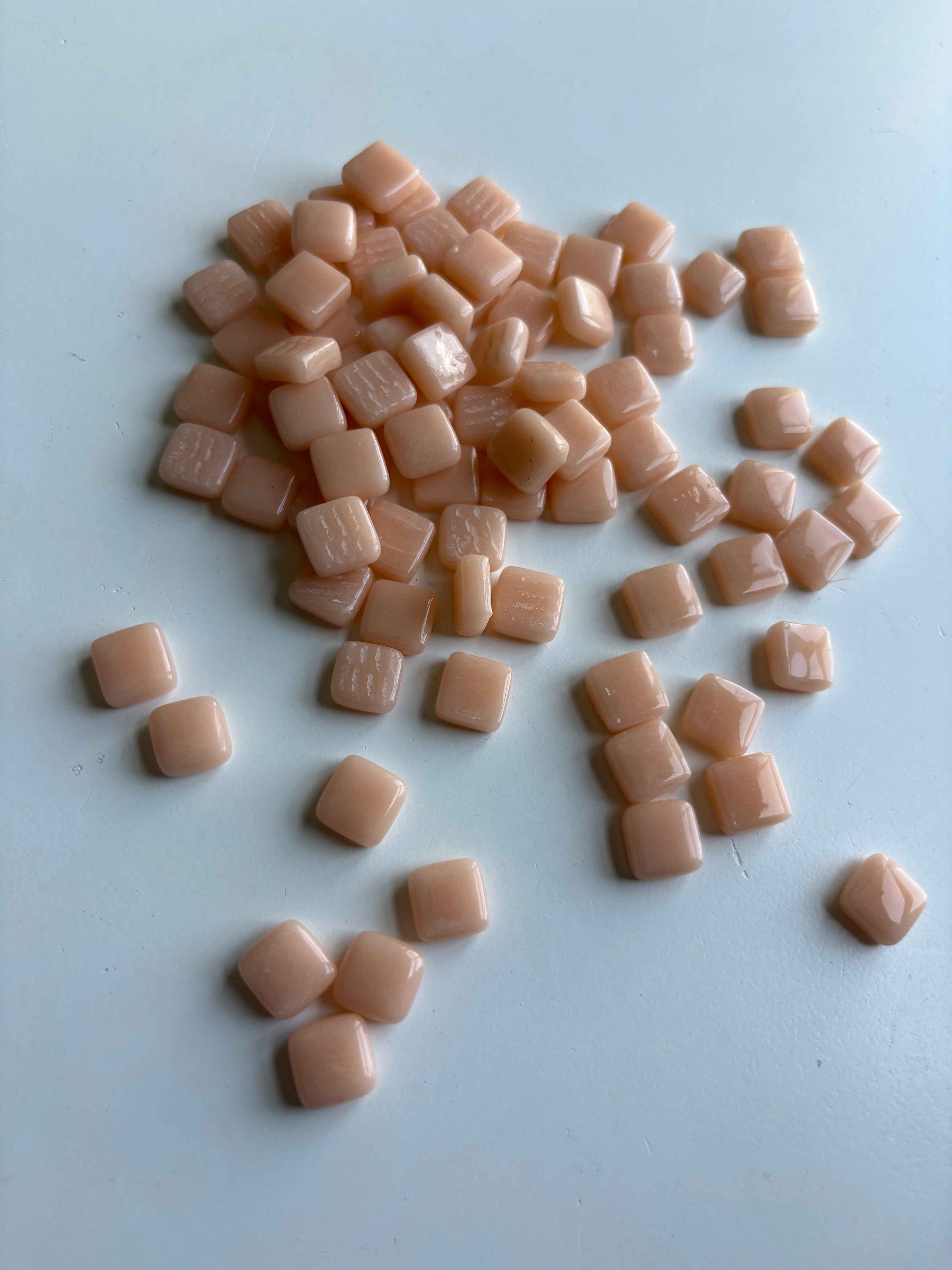 CM-24 Açık Yavru Ağzı Sanatsal Mozaik 10x10mm